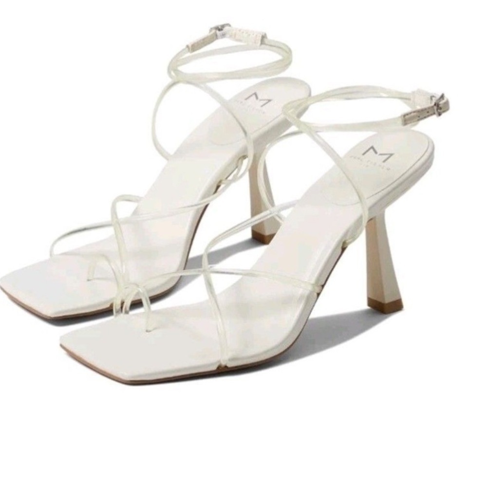 Marc Fisher LTD Darianaโ Strappy Sandal size 8 white